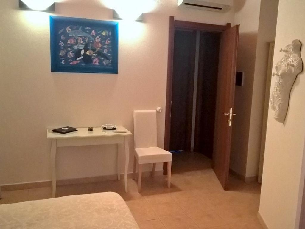 La Jacaranda Hotel Sant'Antìoco Eksteriør billede